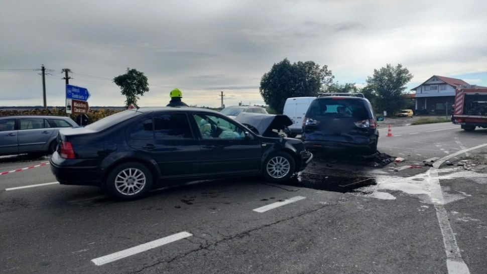 Accident rutier cu 8 victime, în Suceava - 3 copii, transportați la spital