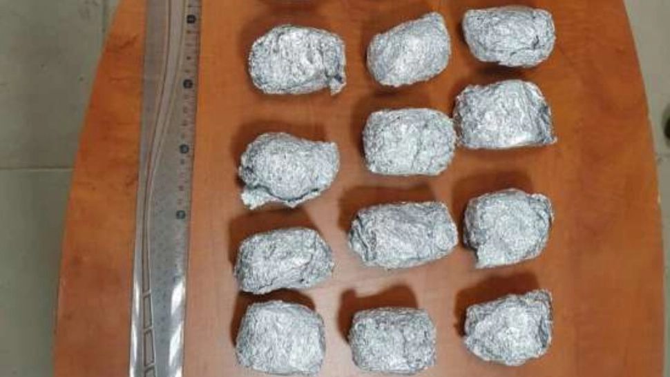 Tineri reţinuţi după ce au fost descoperiţi cu aproape un kilogram de amfetamină, în Timiș