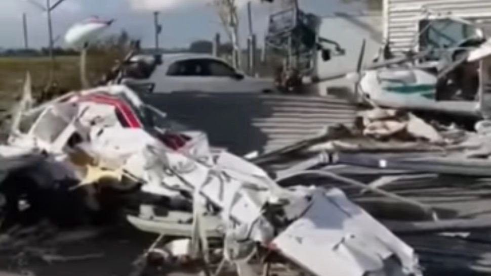 VIDEO Italia, lovită de 7 tornade într-o zi - Un aeroport a fost devastat
