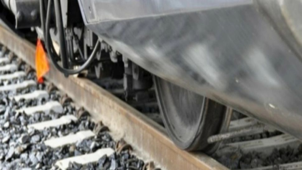 Accident teribil, în Bistrița-Năsăud. 2 victime, după ce mașina în care se aflau a fost izbită de tren 