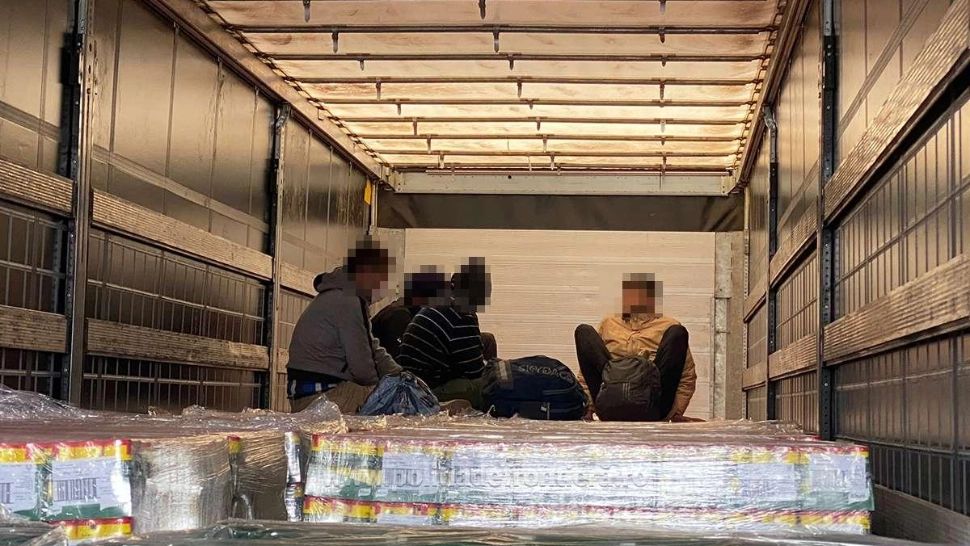 31 de cetăţeni străini, depistați de polițiștii de frontieră arădeni. Unde se ASCUNDEAU