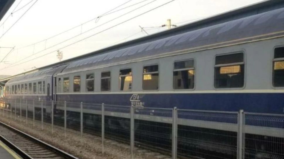 HALUCINANT: Elev nevăzător din Iaşi, confirmat cu COVID-19, trimis acasă cu trenul. Cum explică situația conducerea școlii