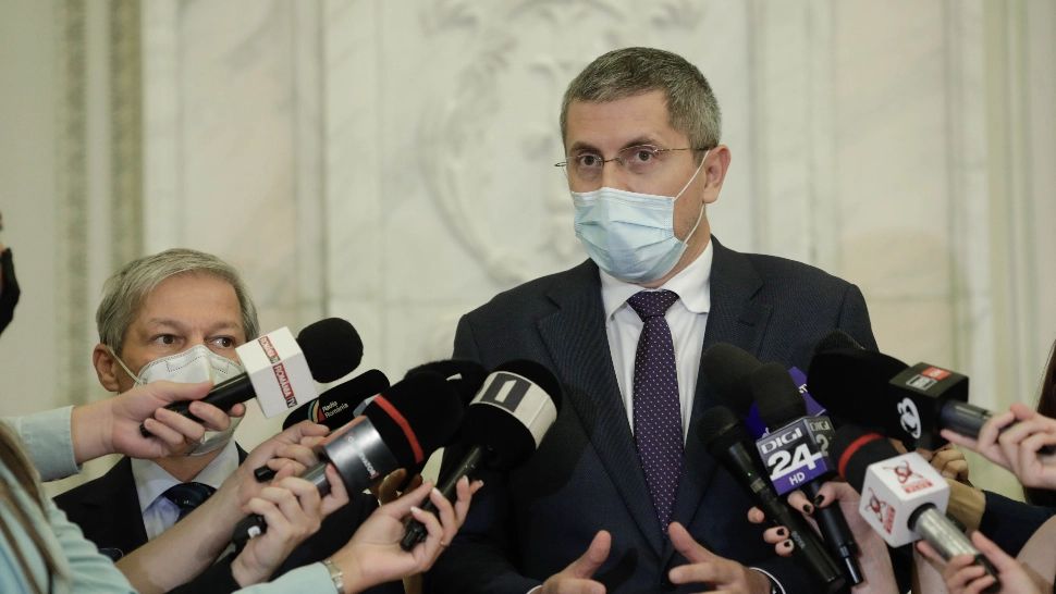 Dan Barna acuză "nemernicia" prin care Florin Cîțu a golit fondul de rezervă al Guvernului: Confirmă că nu avea ce să caute în poziția de premier