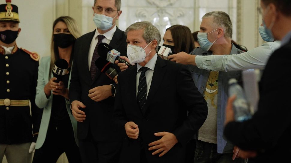 Dacian Cioloș și-a prezentat demisia din funcția de președinte al grupului Renew Europe din PE