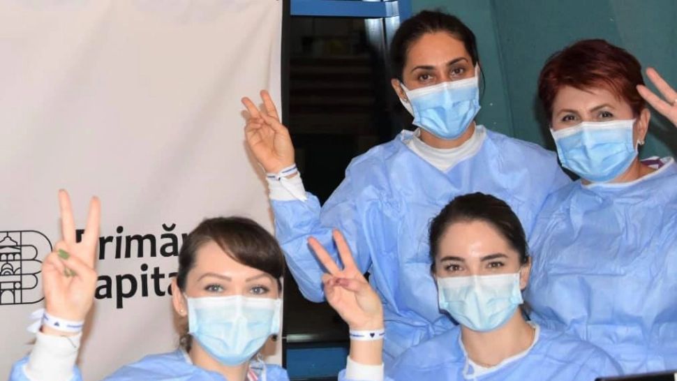  Maratonul de vaccinare în Capitală: Mii de români s-au imunizat. Bucureștenii se vaccinează și noaptea 