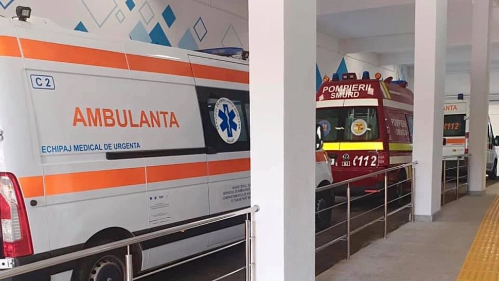 Ambulanțe transformate în saloane Covid - situație critică la Galați