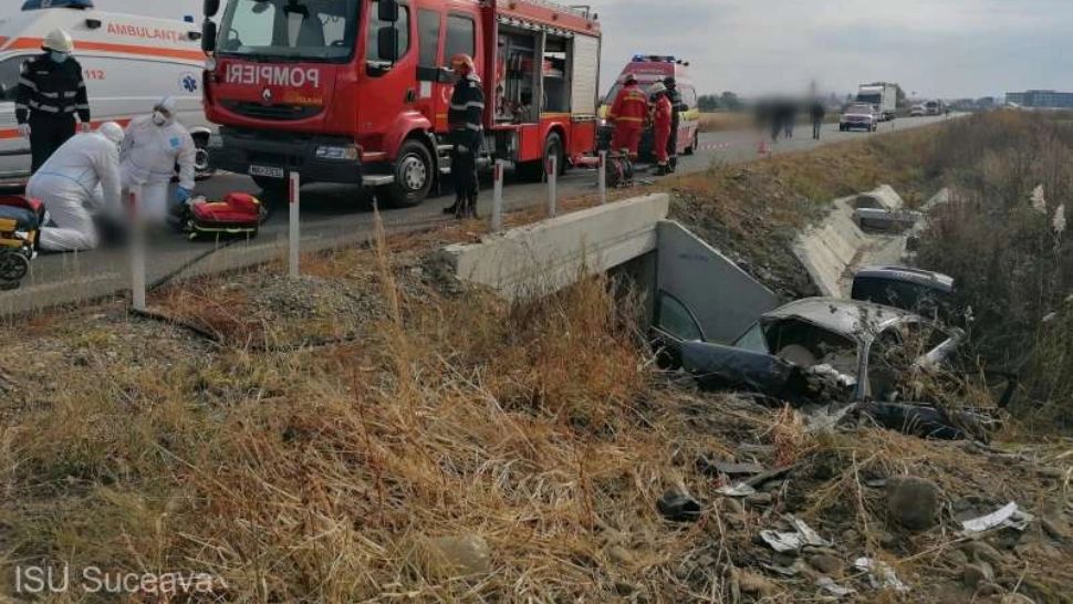 Accident CUMPLIT în Suceava! Trei morți și un rănit grav după ce mașina în care se aflau a ieșit de pe partea carosabilă