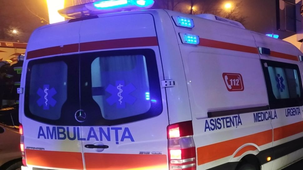 Impact NIMICITOR între o căruță și un autoturism, în județul Constanța: 5 persoane rănite