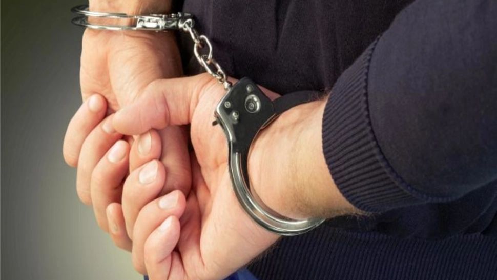 Tentativă de omor, în Prahova. Un tânăr de 22 de ani a fost arestat preventiv