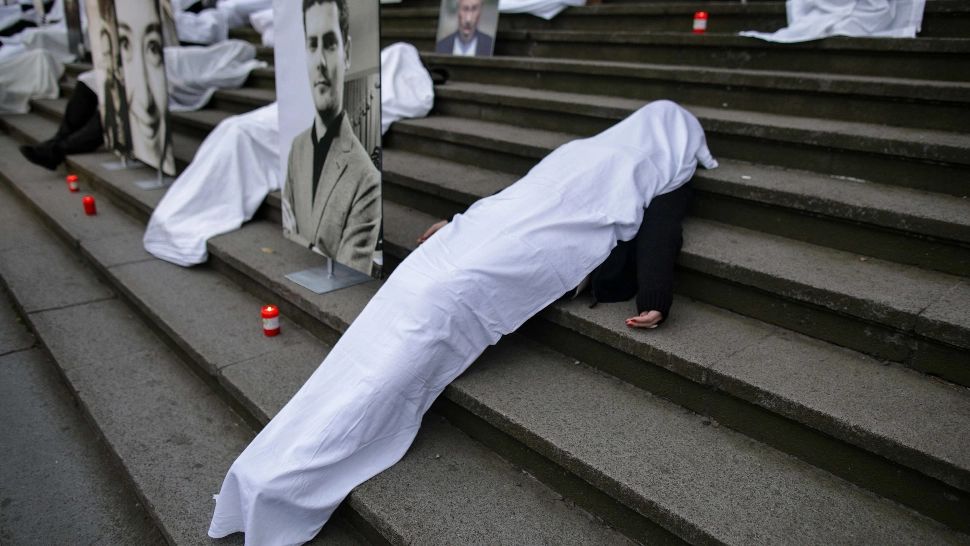 Protest inedit în fața Curții de Apel din București - Manifestări în memoria victimelor din Colectiv