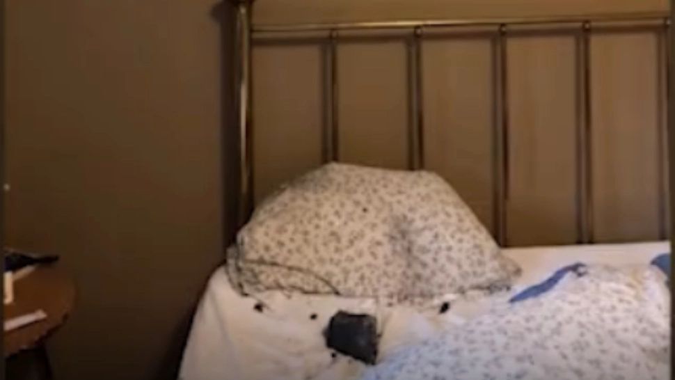 FOTO | VIDEO O femeie s-a trezit cu un meteorit în pat