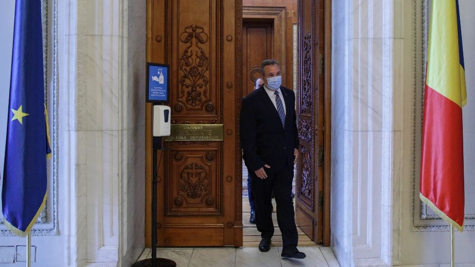 Nicolae Ciucă a depus la Parlament programul de guvernare: Este centrat pe rezolvare pandemiei și criza prețurilor