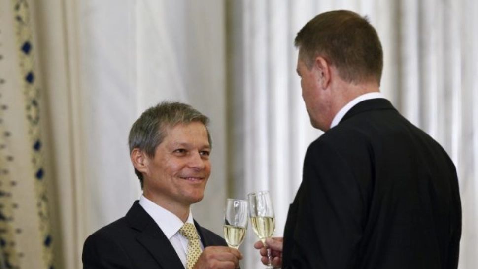 Demiterea președintelui. AUR o vede ca unică măsură, Dacian Cioloș devine aliatul lui Iohannis