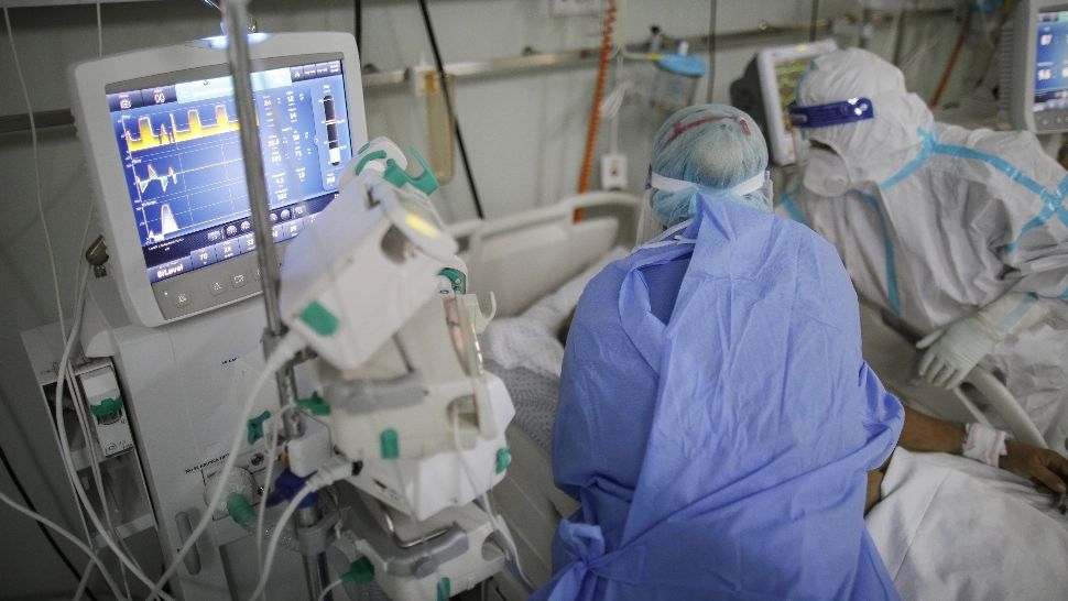 Criza sanitară. Aproape 1.900 de români se zbat între viață și moarte pe paturile ATI din întreaga țară