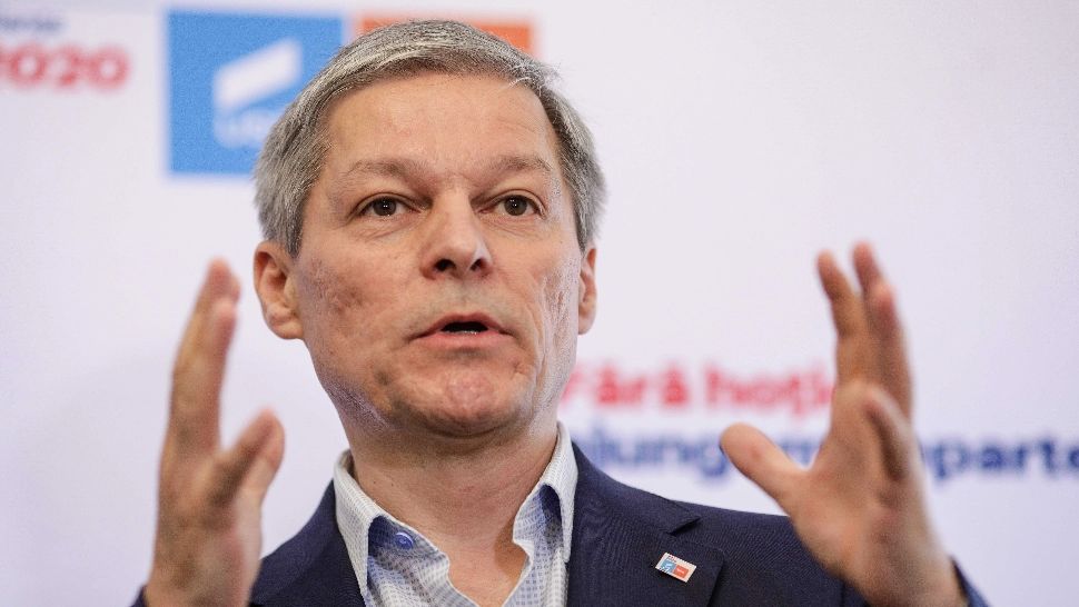 Un taximetrist care a refuzat să îl ia pe Dacian Cioloș de la aeroport a fost amendat cu 500 de lei