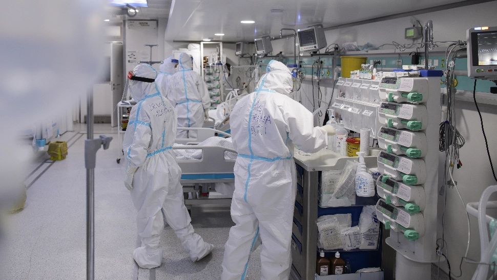 Medic specialist ATI: „Avem mulți pacienți în stare gravă care regretă că nu s-au vaccinat la timp”