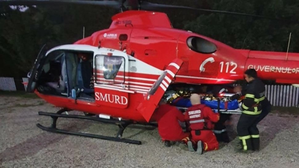 Un mort și doi răniți după ce un tractor a căzut în gol de pe o punte ce traversa rîul Bâsca, din județul Buzău