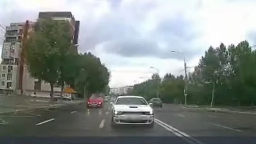 Accident mortal, la Mamaia. Înainte de tragedie, victima dădea flash-uri mașinilor din față - VIDEO