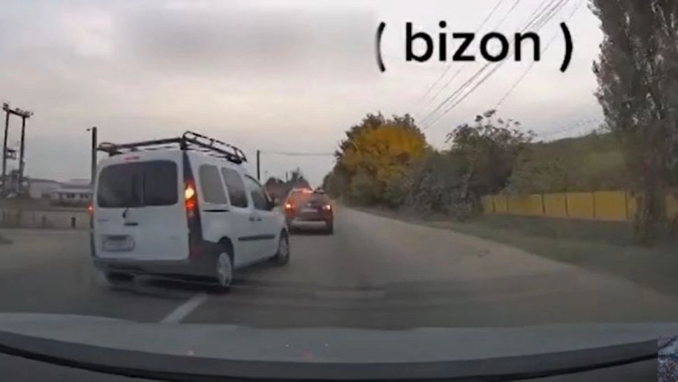 VIDEO - Depășire criminală - La un pas de tragedie pe DN1 - Accident evitat la limită