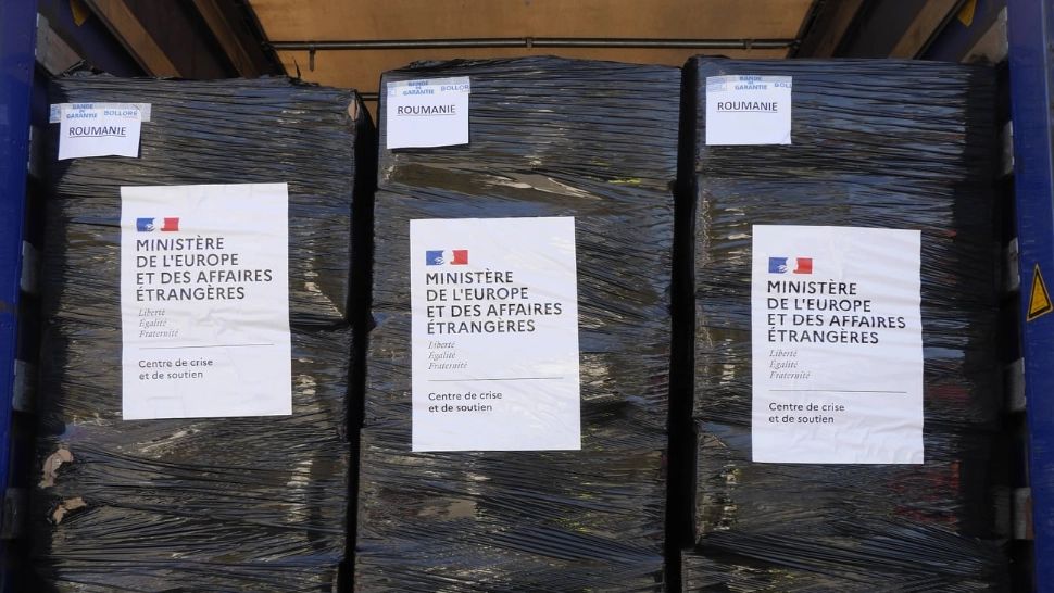 Noi ajutoare oferite României de Franța în lupta anti-COVID: 13 TONE de materiale sanitare - Mesajul DSU