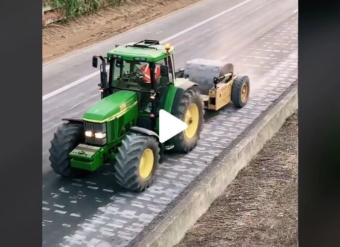 VIDEO – Un român a rămas uimit de ce fac nemții pe autostradă – A scos telefonul și a filmat totul: “Risipă din bani publici. Să ia exemplu de la noi”