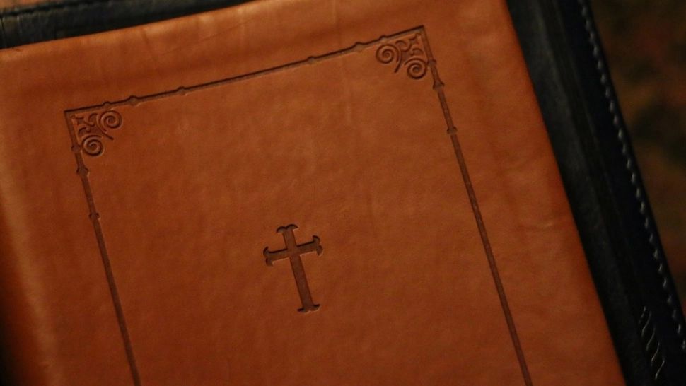 Sărbătoare 25 octombrie. Mari sfinți sunt pomeniți în calendar - zi importantă pentru credincioși