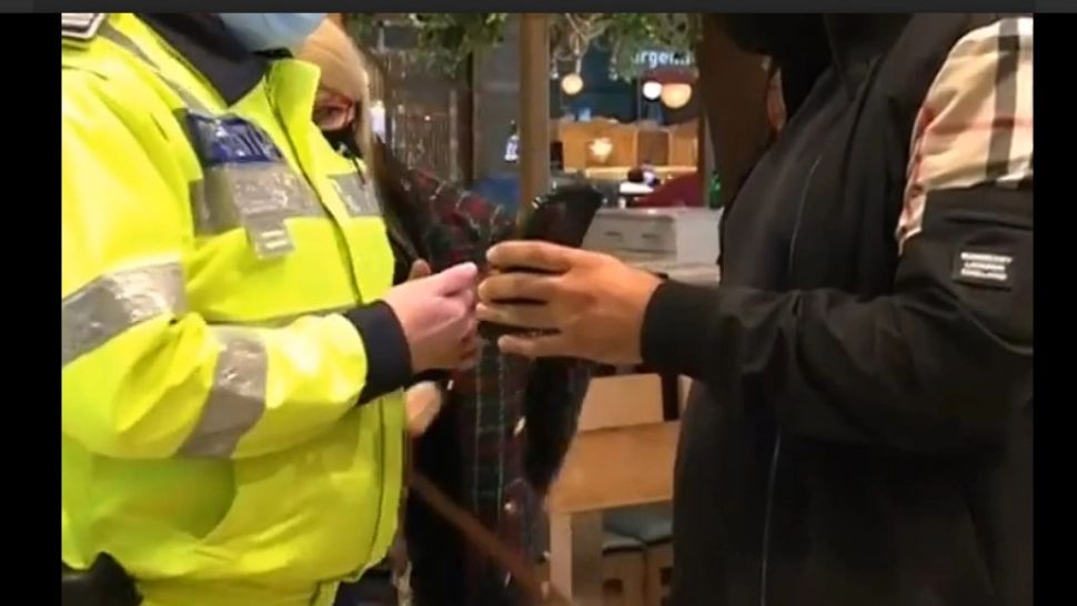 Controale de formă în mall la certificatul verde și declarație - Prefectul a participat la regie VIDEO