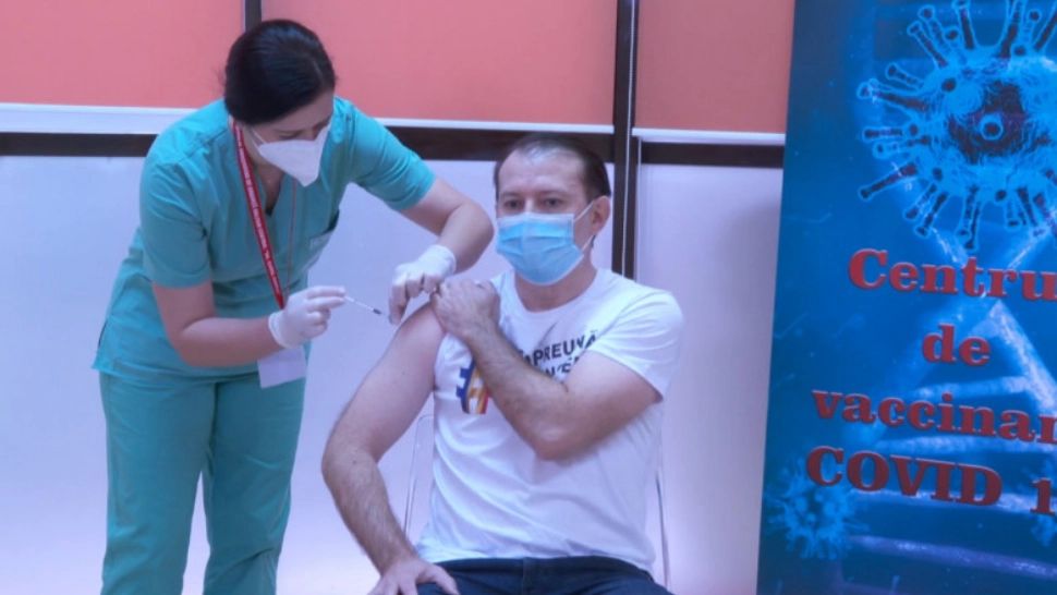 Florin Cîțu s-a vaccinat cu a treia doză la Spitalul Militar Central