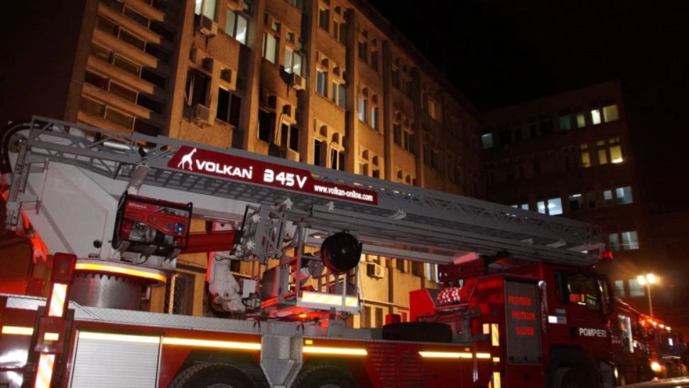 Primele persoane învinuite în incendiul de la Piatra Neamț. 10 persoane, din care 6 manageri interimari - DOCUMENT