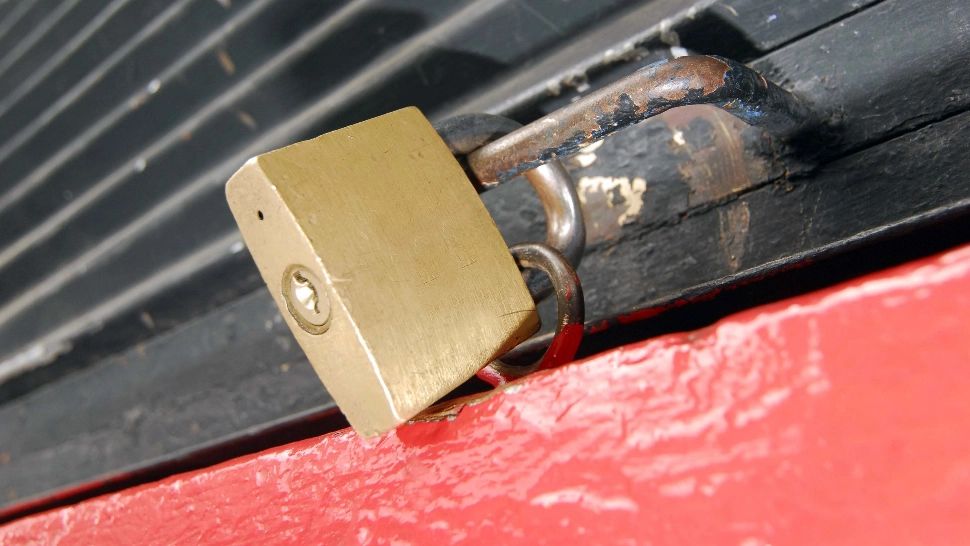 Perioadă dificilă pentru afaceri. Tot mai multe firme pun lacătul pe ușă