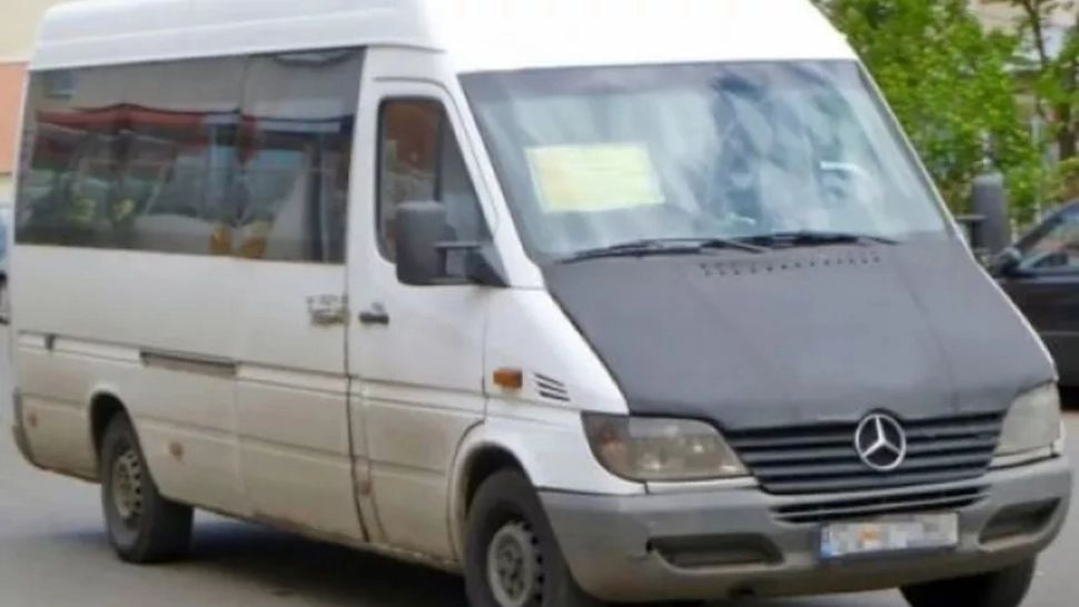 2 "cărăuși COVID", reținuți la Iași. Cum transportau români în Anglia, cu certificate COVID false