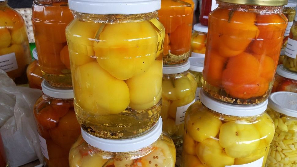 ALERTĂ ALIMENTARĂ! În plin sezon al murăturilor, ANPC descoperă pe piață oțet falsificat