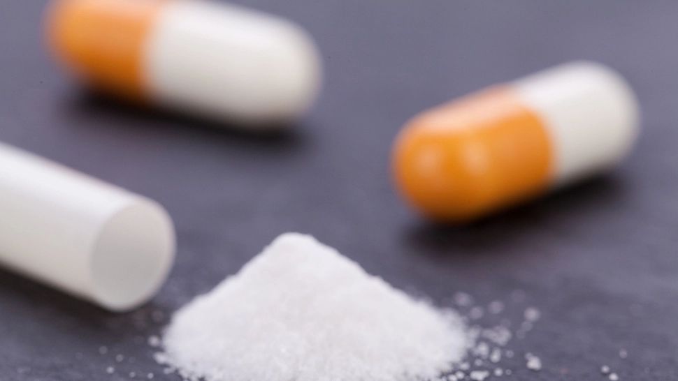 Elev din Deva, prins cu droguri în timp ce participa la un program Erasmus, în Macedonia de Nord. Întreg grupul din care făcea parte, TRIMIS ACASĂ