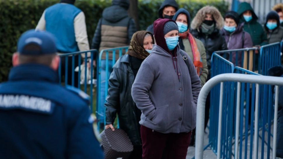 MII de credincioși la cel mai mare pelerinaj din țară: A 4-a zi la moaștele Sfintei Parascheva de la Iași