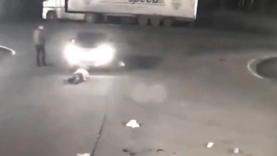 Procuror rus, legat de gât și târât de o mașină. Tulburător cine este agresorul