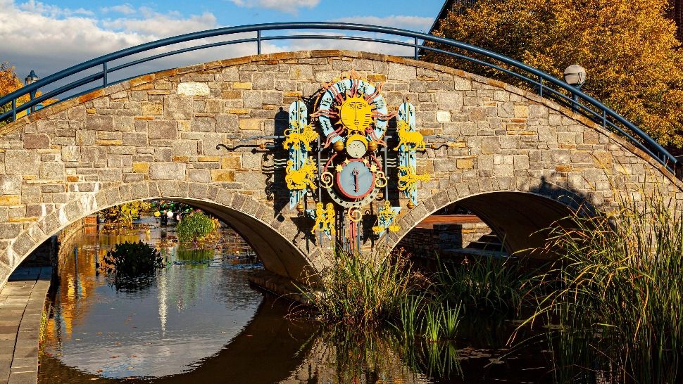 Horoscop 13 octombrie. Zodia care riscă să intre în polemici. Primește critici dure din toate direcțiile 