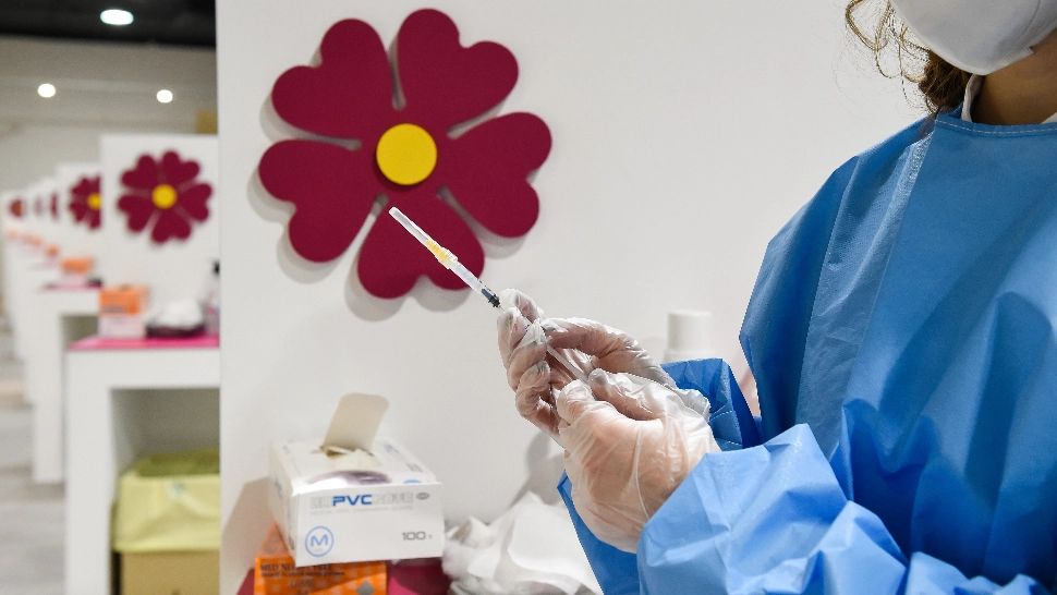 Vaccinul anti Covid va deveni OBLIGATORIU pentru toți elevii din California! Decizia - fără precedent