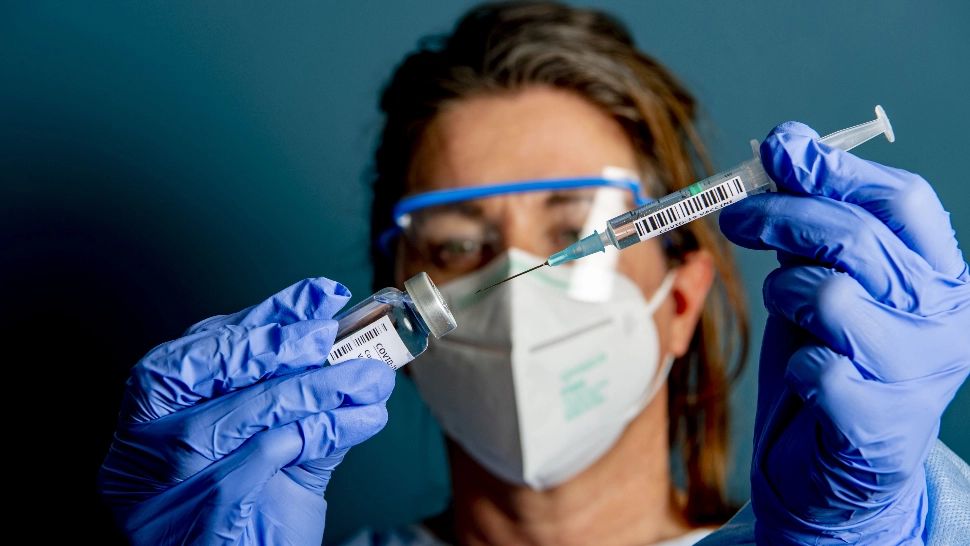 OMS, anunț despre doza BOOSTER de vaccin anti-COVID-19 - Cine NU trebuie să se vaccineze a treia oară