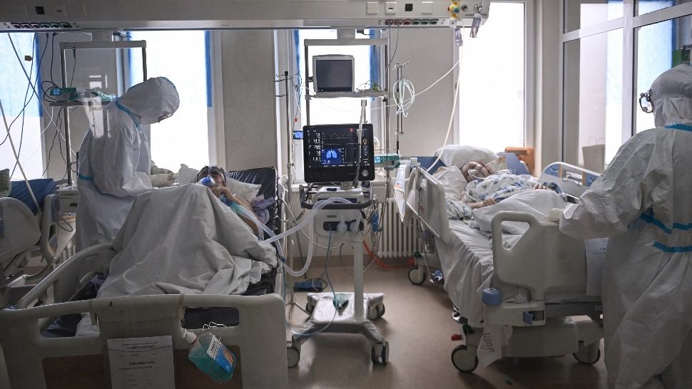 PRESIUNEA la ATI rămâne uriașă. Niciun pat liber pentru bolnavii COVID