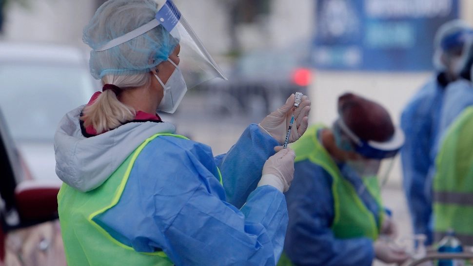Un centru de vaccinare din Prahova, închis. Lipsă acută de personal - Apel disperat al primarului către medici