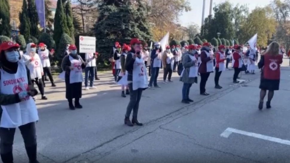 VIDEO | A cincea zi de protest în Constanța: Angajații își vor salariile. Criza financiară i-a scos pe oameni în stradă 