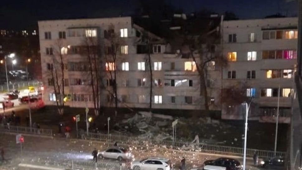 Mai mulți RĂNIȚI și zeci de evacuați după ce un bloc a fost spulberat de o EXPLOZIE - Imagini tulburătoare din Rusia