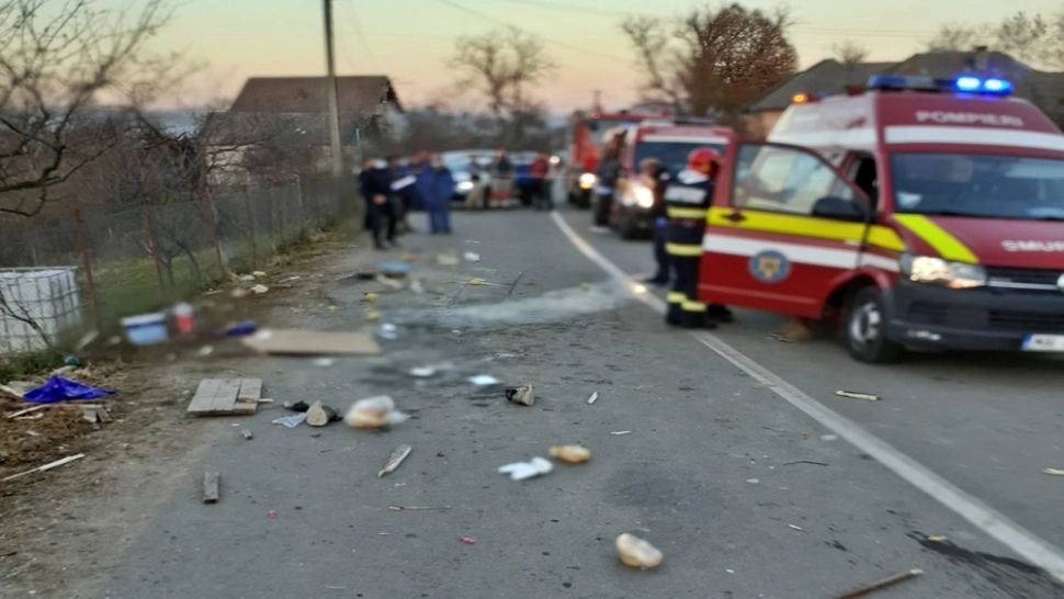 Accident cumplit în Sălaj. 3 victime, dintre care 2 minori, după ce căruța în care se aflau a fost izbită de o mașină