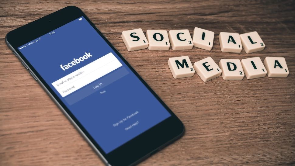 Facebook, WhatsApp și Instagram au PICAT.  Milioane de utilizatori sunt afectați