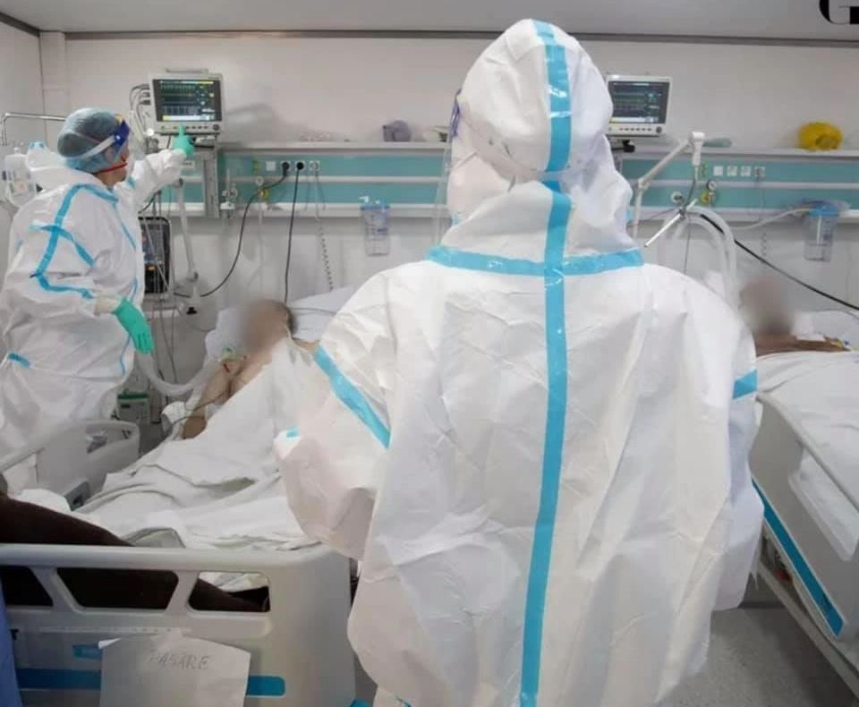 Statistica unei tragedii. România are de 5 ori mai mulți bolnavi de COVID decât în urmă cu un an. Numărul deceselor  s-a triplat