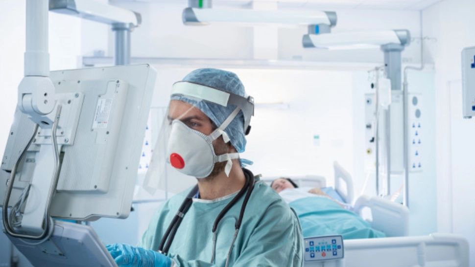 Intervenție SMURD la un pacient grav bolnav de COVID-19 în România, în valul 4 - Imagini tulburătoare