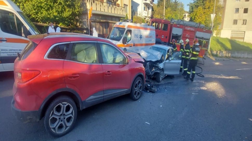 Accident GRAV în Mureș: 2 victime, în urma unui impact VIOLENT