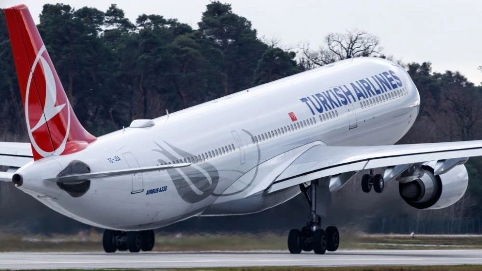 Un avion Turkis Airlines a aterizat de urgență la București după ce unui pasager i s-a făcut rău