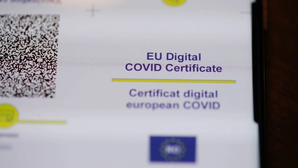 Obligativitatea introducerii certificatului verde: aspecte de care trebuie ținut cont astfel încât "să nu se creeze degringolată și neîncredere" - Părerea unui medic infecționist