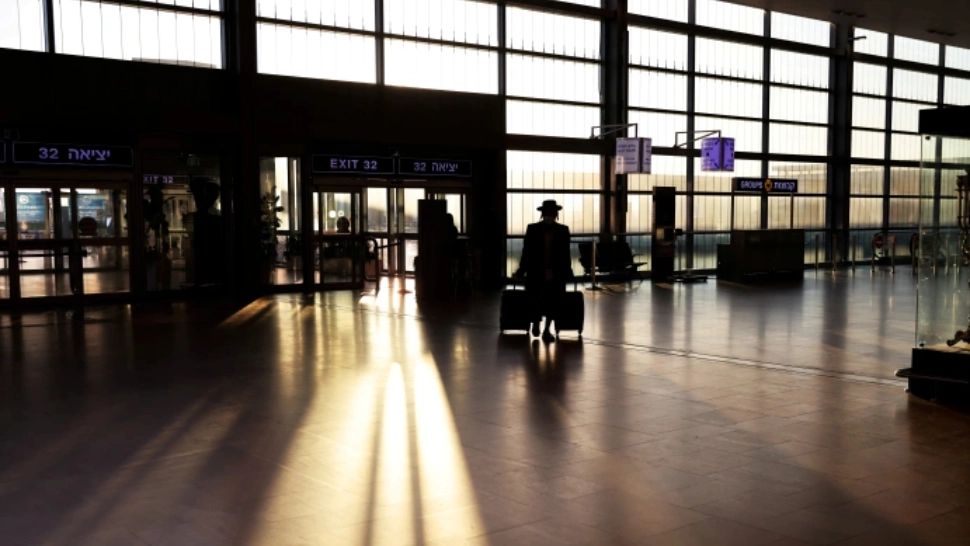 Prima țară care își închide COMPLET granițele din cauza noii tulpini OMICRON